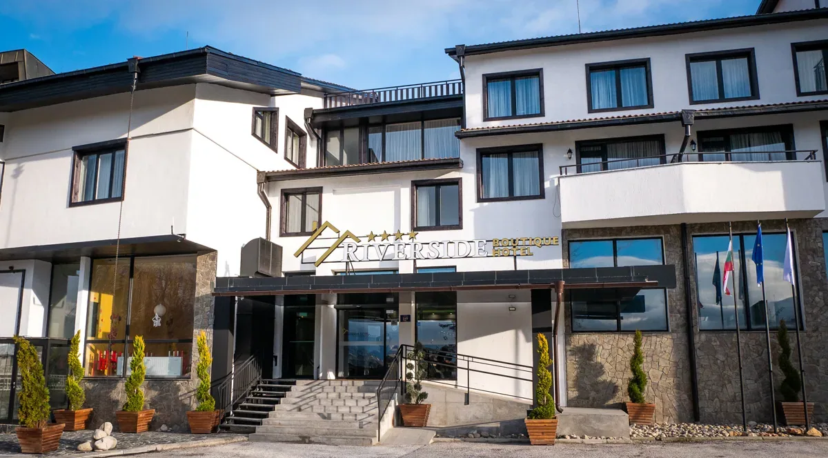 Είσοδος του Riverside Boutique Hotel στο Μπάνσκο