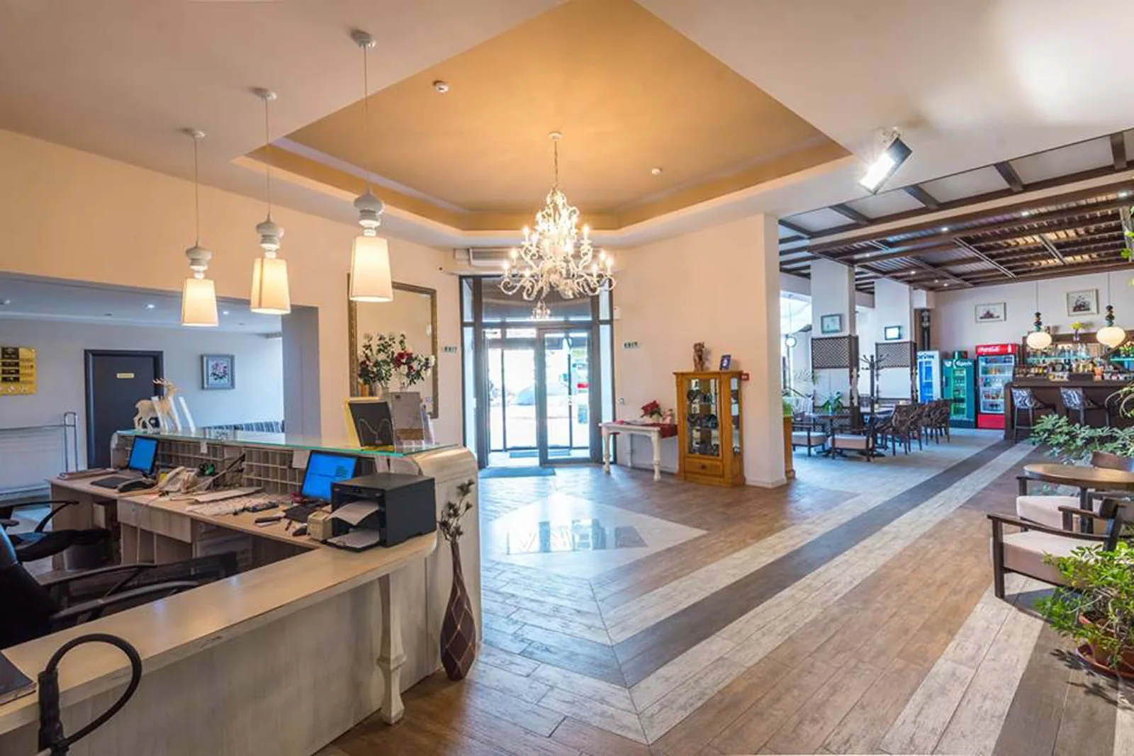 Υποδοχή και lobby του Hotel Zara